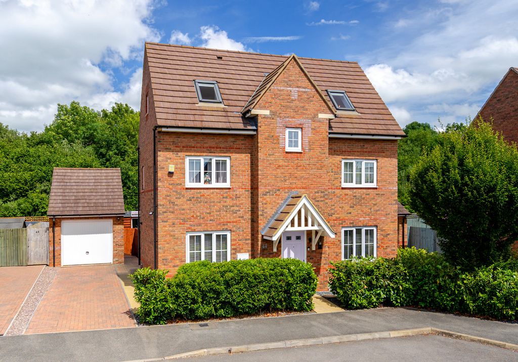 Property photo 1 of 34