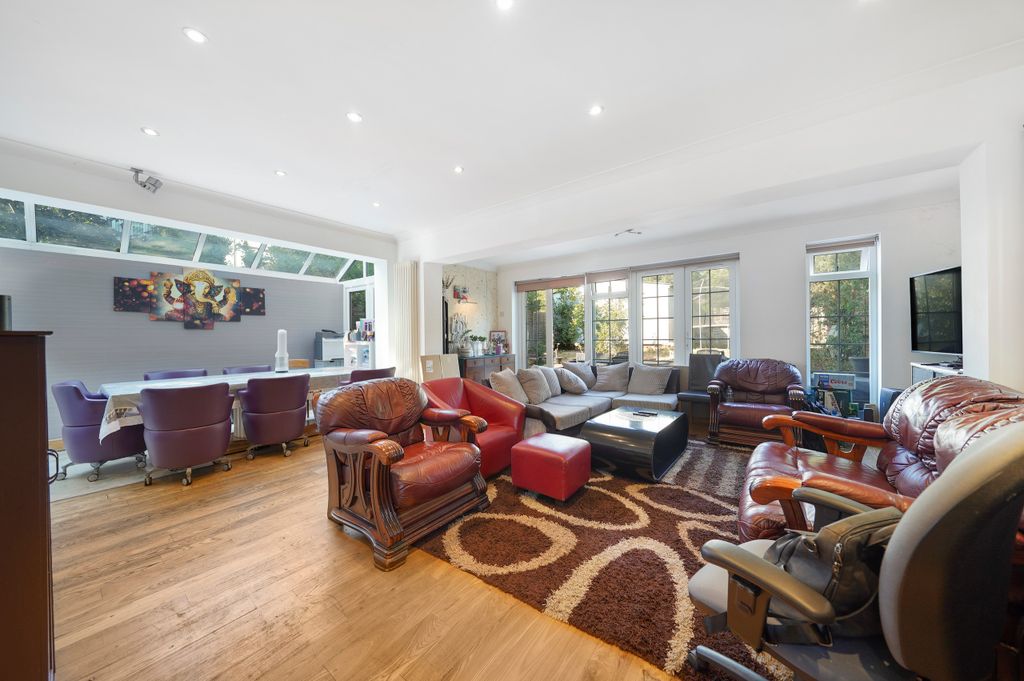 Property photo 2 of 17 2