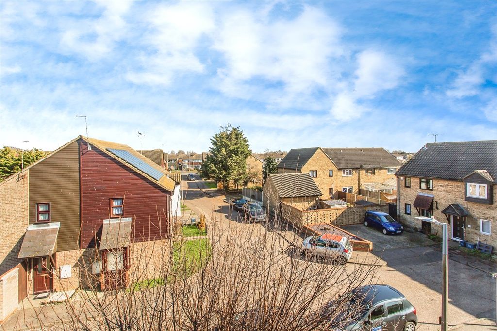 Property photo 3 of 14 Outlook