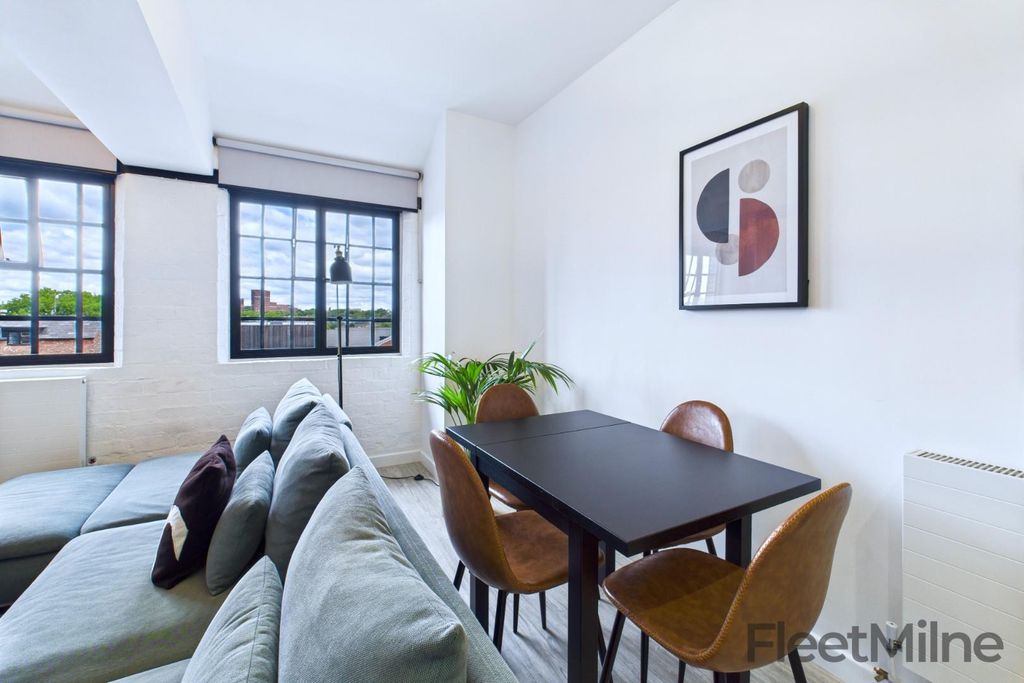 Property photo 2 of 17 Living/Dining Room
