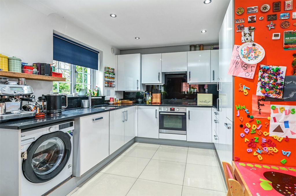 Property photo 2 of 15 Picture No. 14