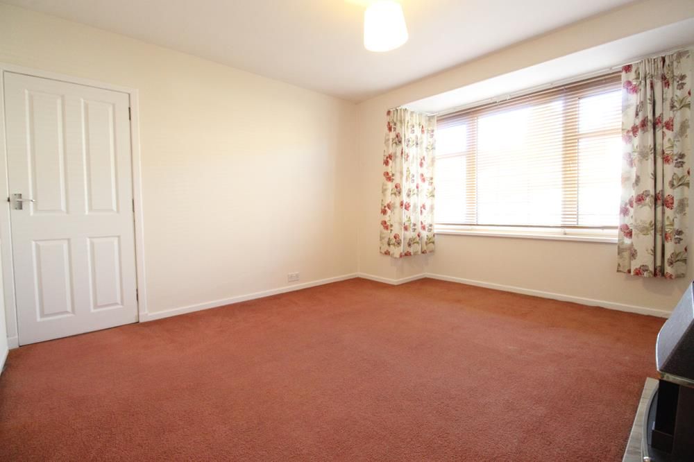 Property photo 2 of 11 Lounge Alt