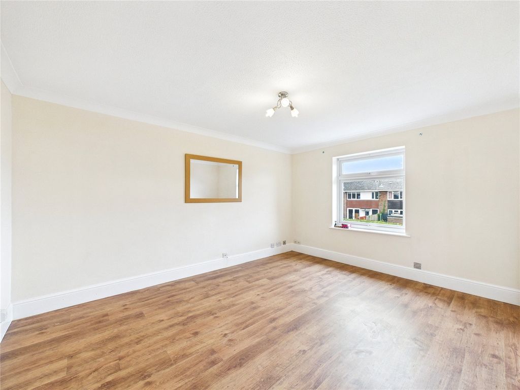 Property photo 3 of 8 Picture No. 10