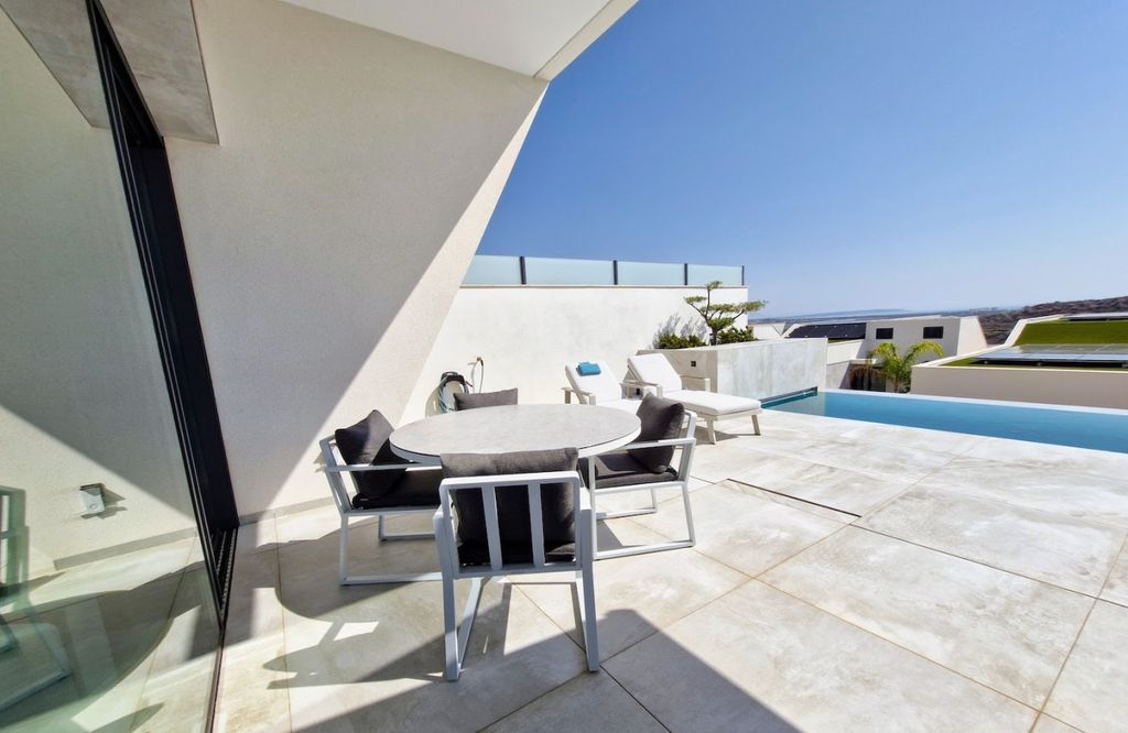 Property photo 1 of 30