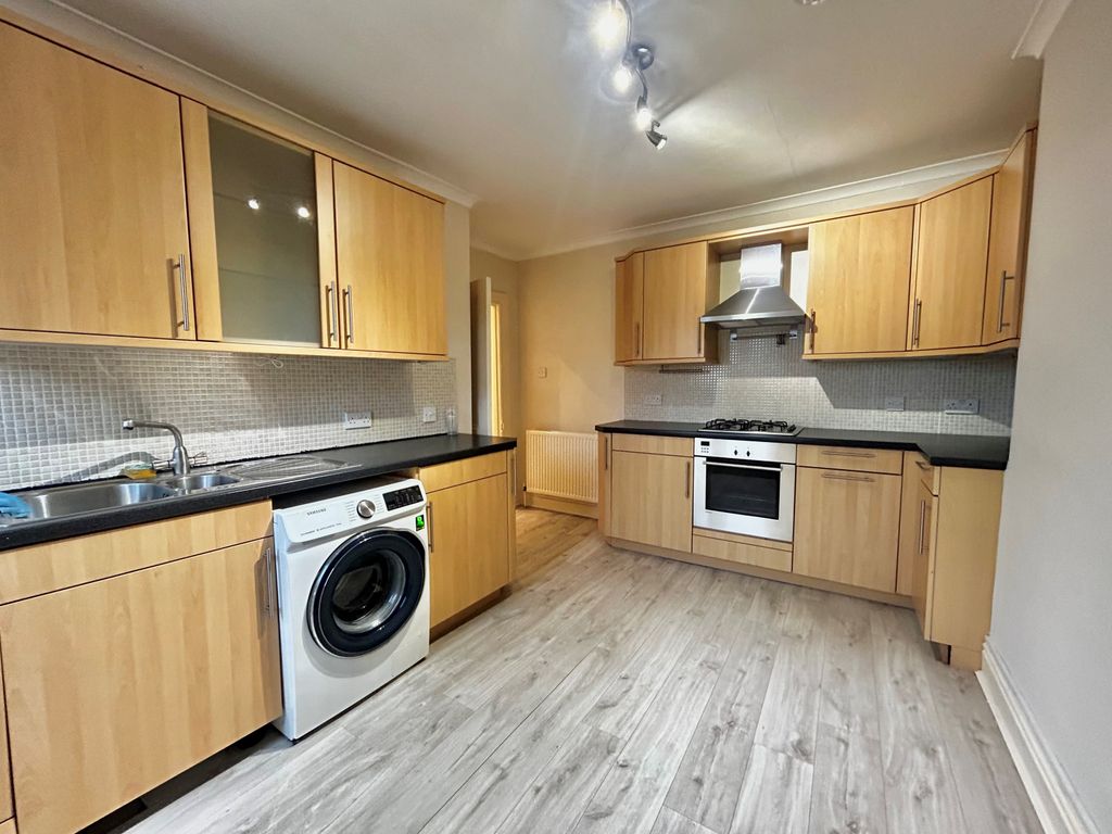 Property photo 3 of 15 Kitchen