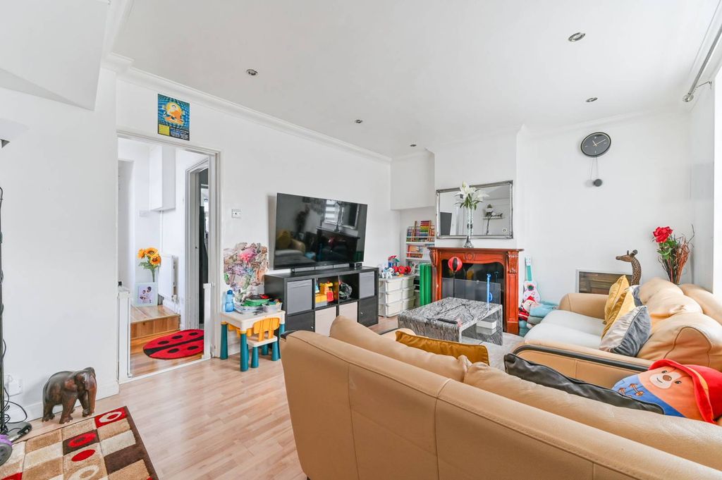 Property photo 3 of 9