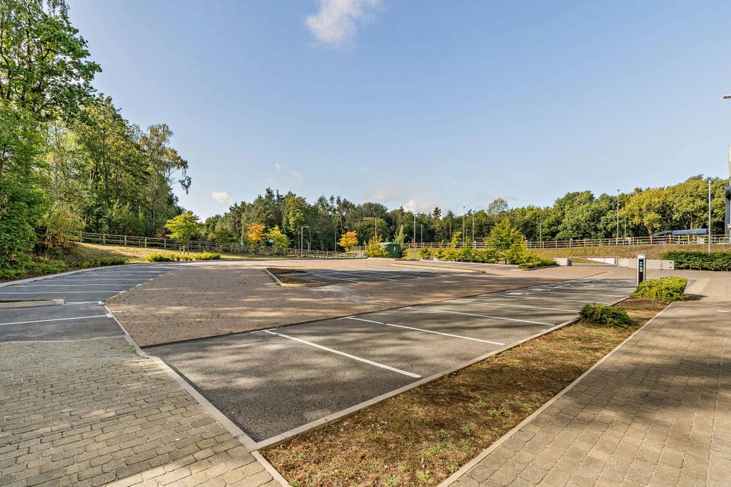 Property photo 2 of 12 8661829Exterior12800.Jpg