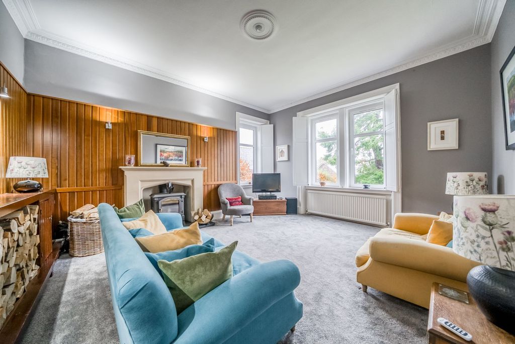 Property photo 3 of 38