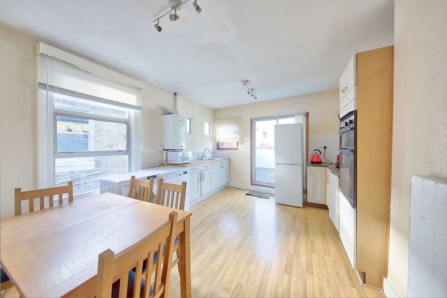 Property photo 2 of 11 Picture No. 12