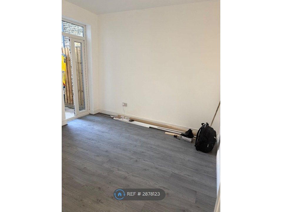 Property photo 3 of 35