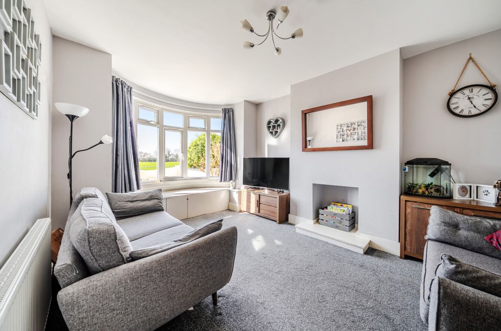 Property photo 2 of 17 Living Room