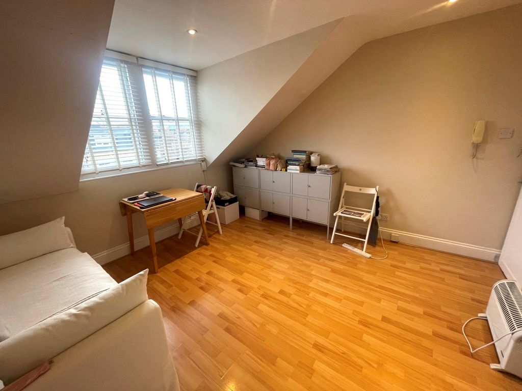 Property photo 2 of 5 Photo 3