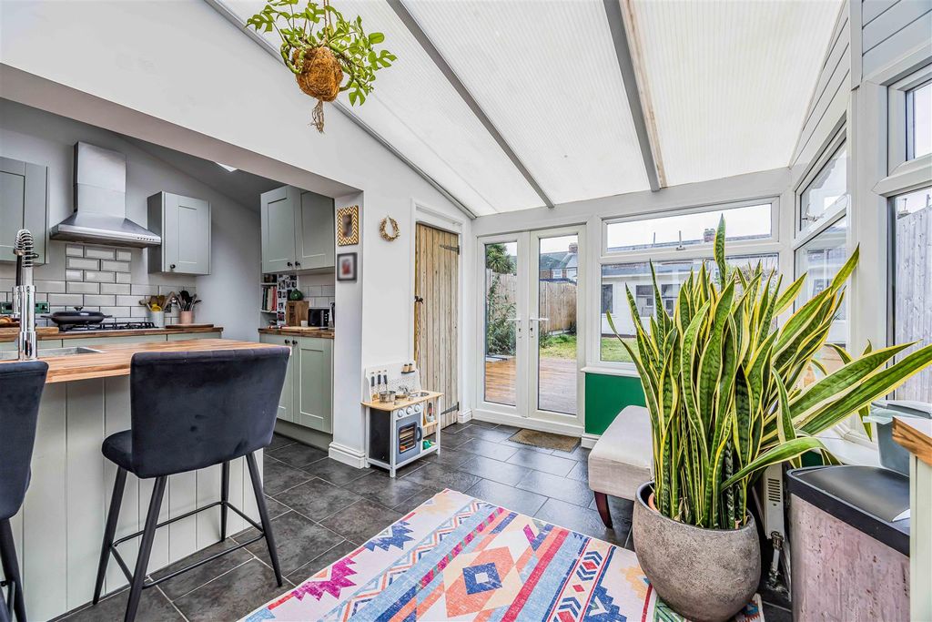 Property photo 2 of 25 103 Mayles Road, Milton-Small-Porticomarketing-Sol