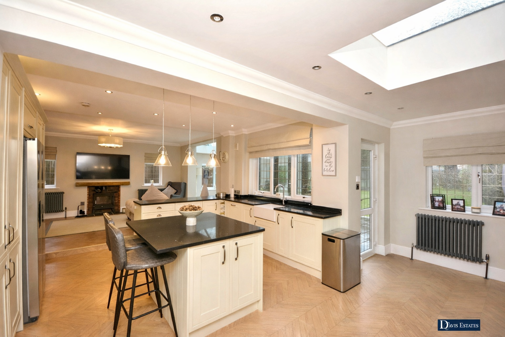 Property photo 3 of 28