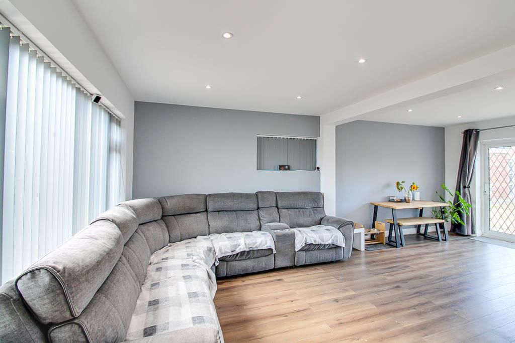 Property photo 2 of 20 Open Plan Lounge/Diner