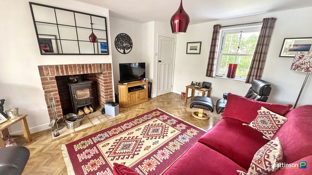 Property photo 2 of 37