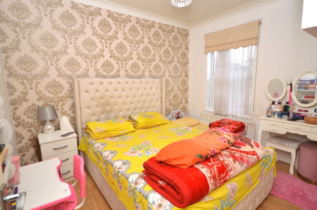 Property photo 2 of 6 2