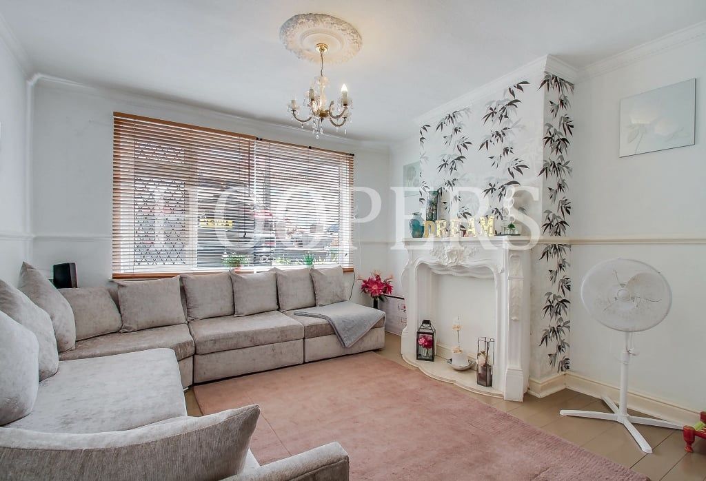 Property photo 3 of 12