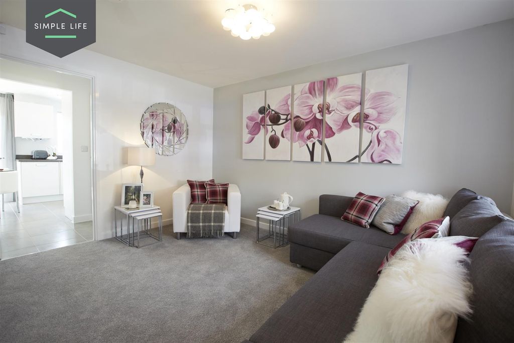 Property photo 3 of 8 Eston_Living2.Jpg