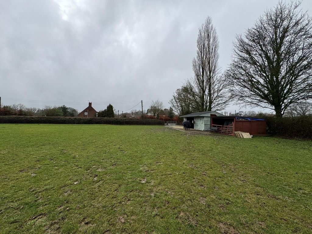 Property photo 3 of 5 Photo 2