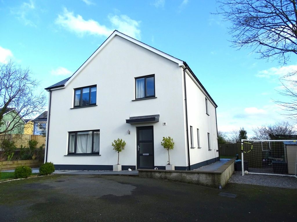 Property photo 1 of 24 Externally