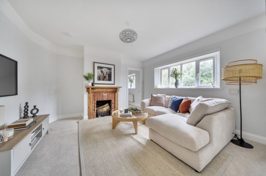 Property photo 3 of 28 1404679-27-69777B...