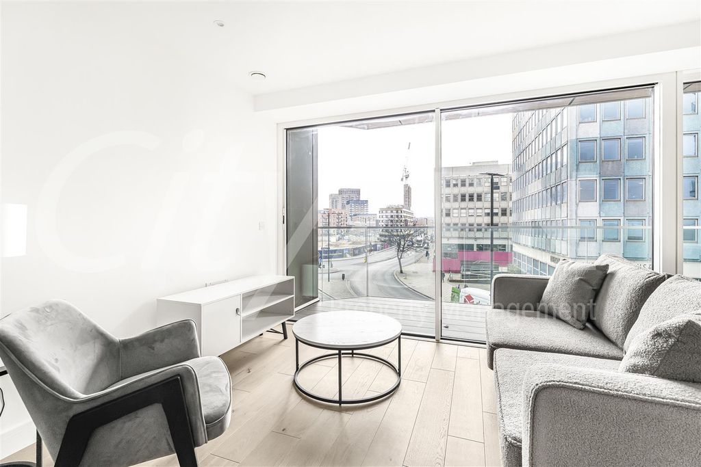 Property photo 1 of 34 Reception