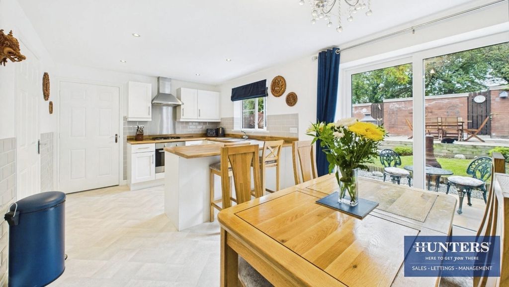 Property photo 3 of 12 Dining