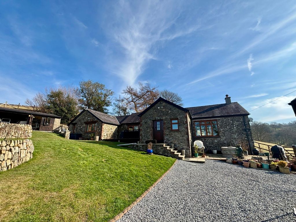 Property photo 2 of 30