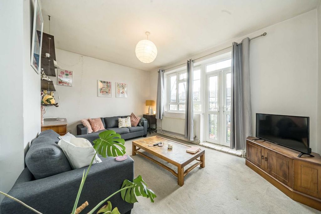 Property photo 1 of 5
