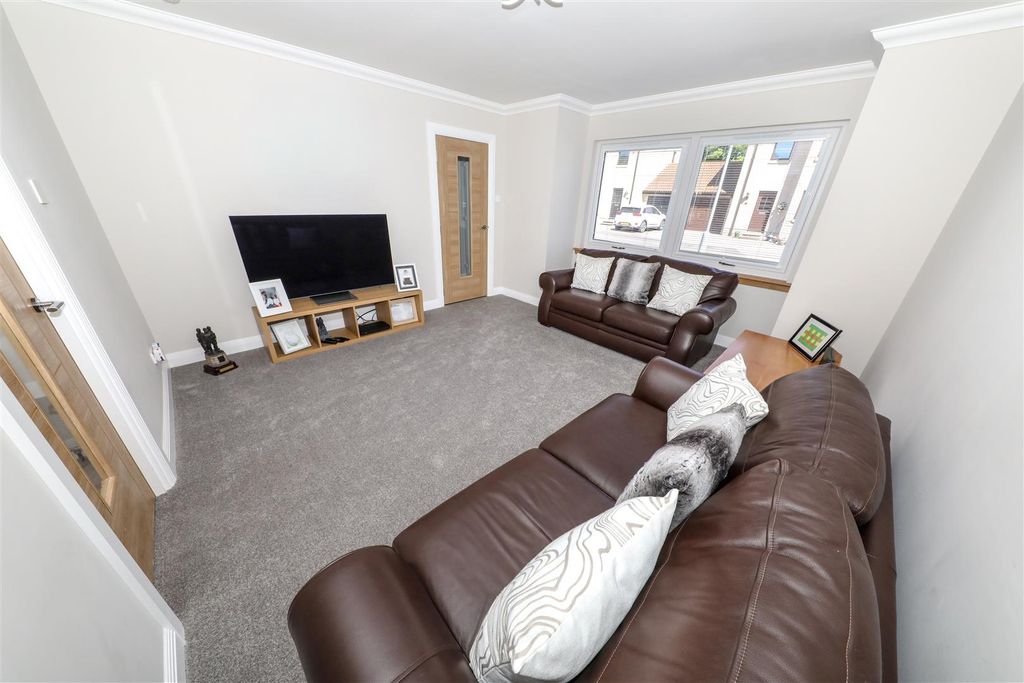 Property photo 3 of 16 c