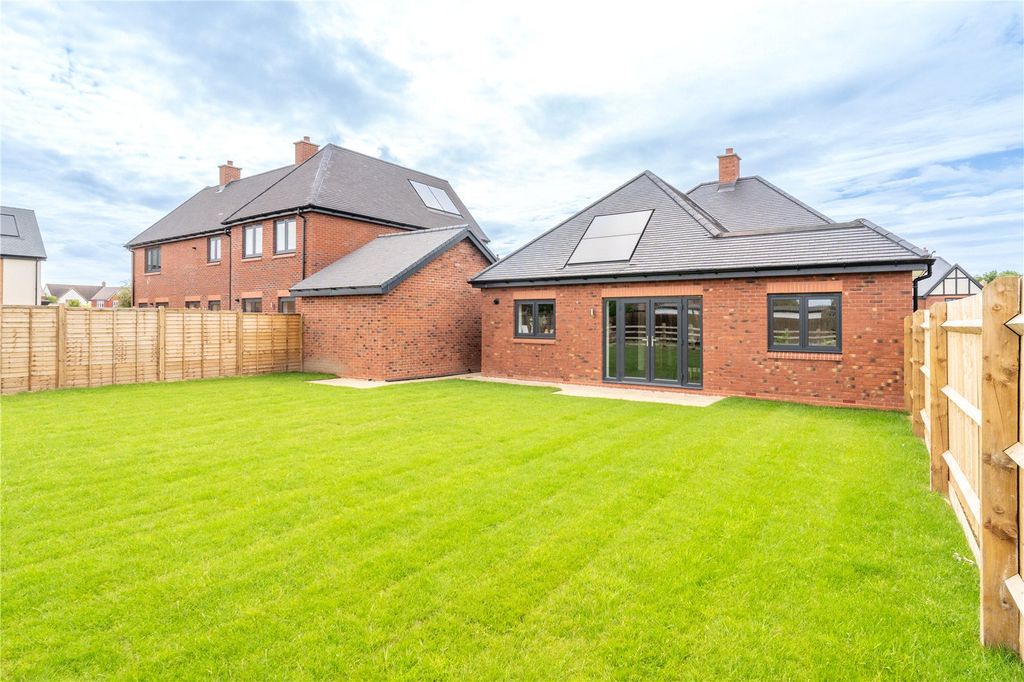 Additional image 15 of 3 bed bungalow for saleBourton Gardens, Badsey, Worcestershire WR11