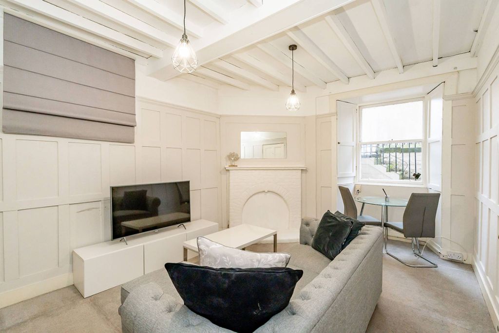 Property photo 2 of 21