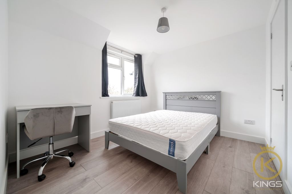 Property photo 2 of 6 Bedroom 8