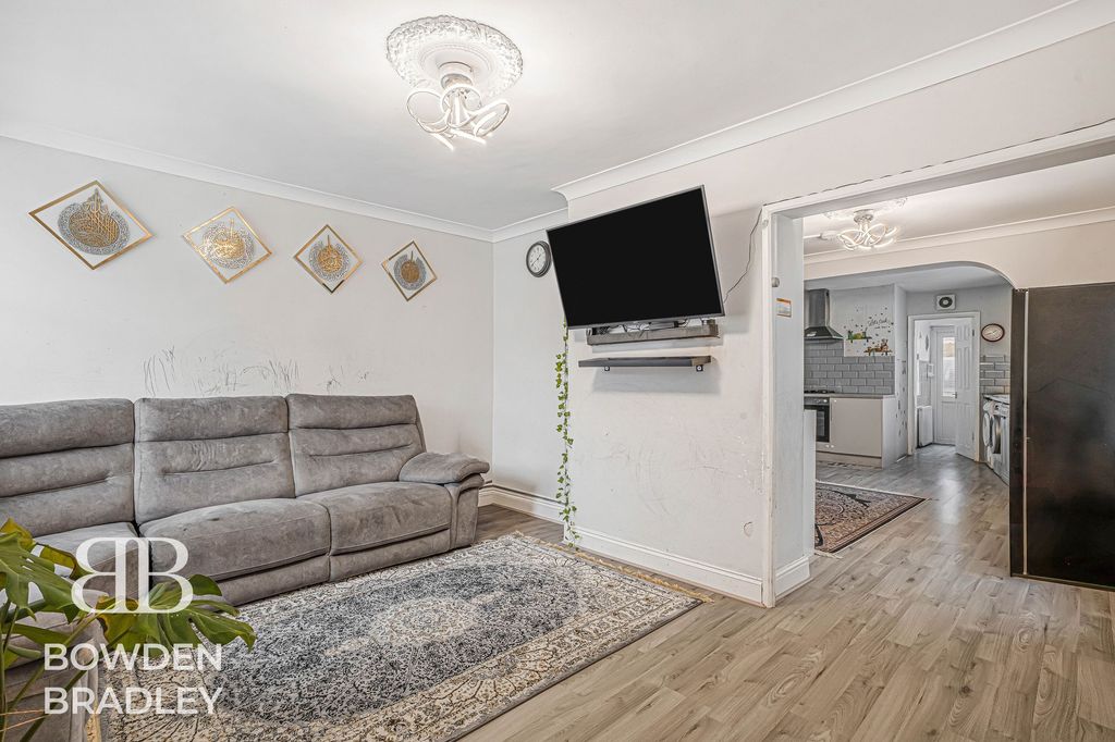 Property photo 3 of 16