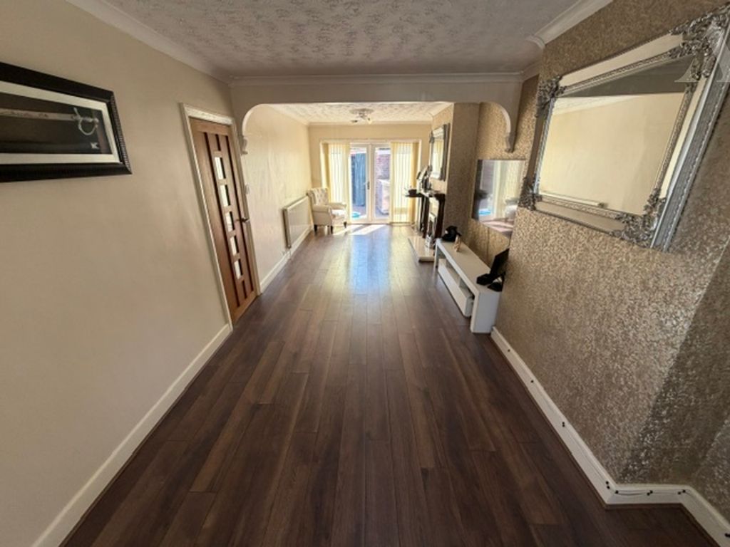 Property photo 2 of 18 40 Fowey Road Through Lounge.Jpeg