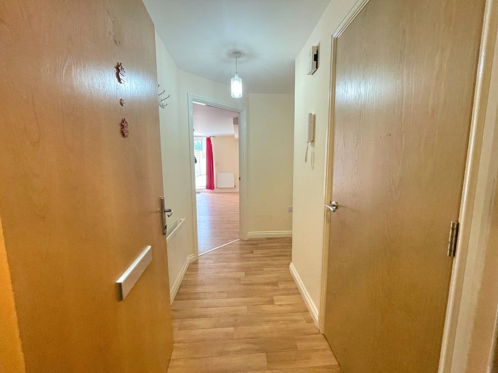 Property photo 3 of 13 4258372