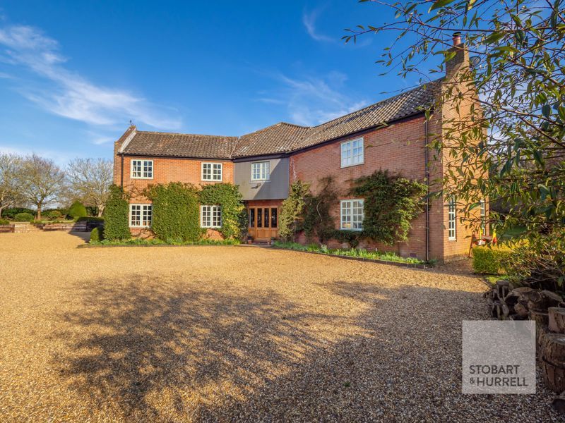 Property photo 2 of 45 Front