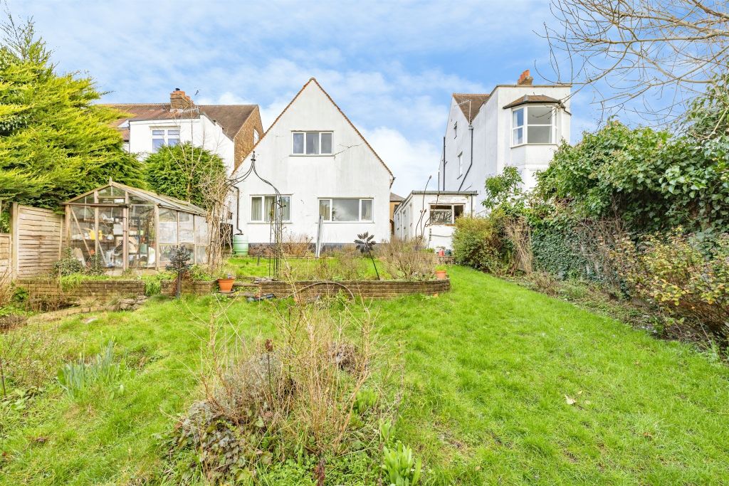 Property photo 3 of 27