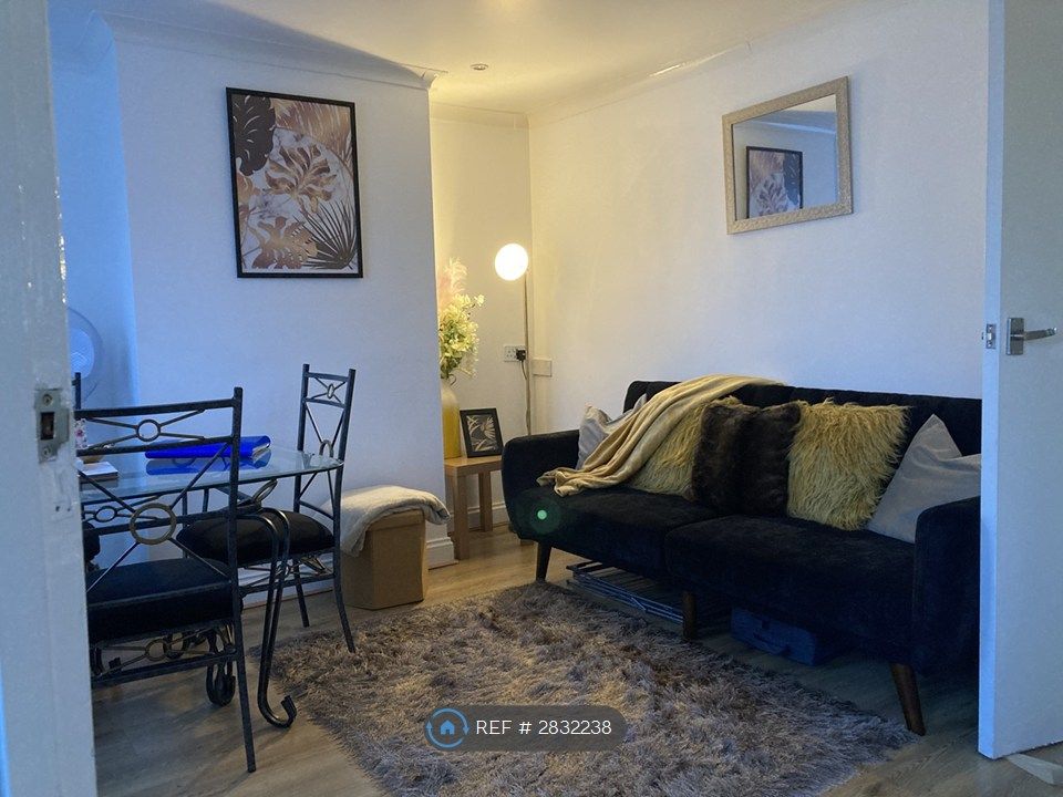 Property photo 1 of 6 Living Room