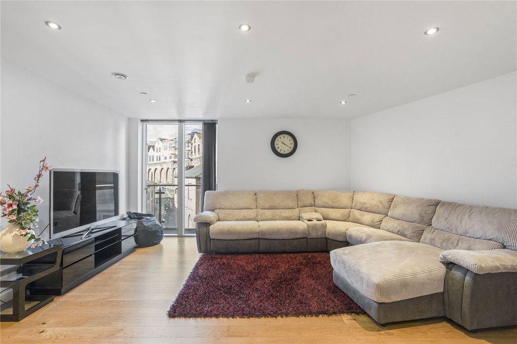 Property photo 3 of 11 Picture No. 11