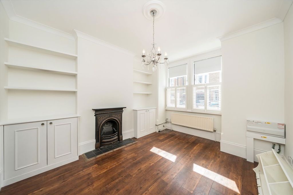 Property photo 2 of 10