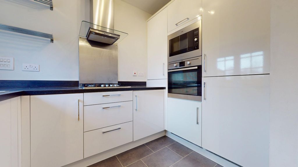 Property photo 2 of 16 4906792