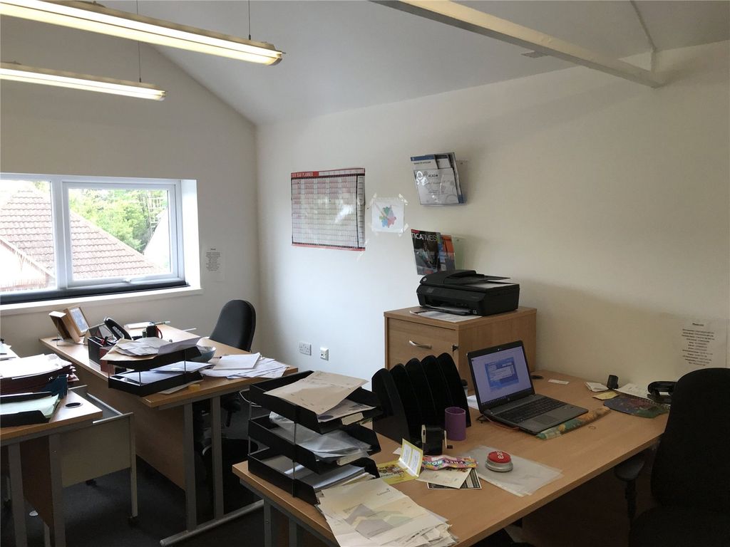 Property photo 3 of 6 Picture No. 04