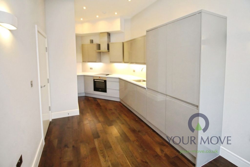 Property photo 3 of 9 Lounge/Kitchen