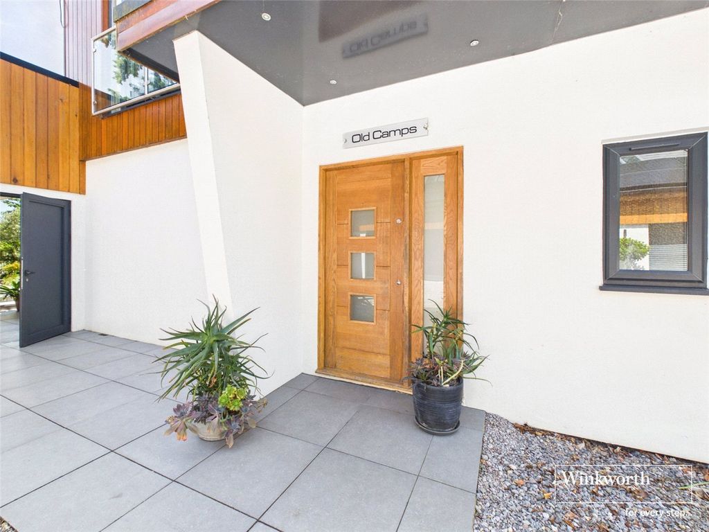 Property photo 2 of 61 Picture No. 66