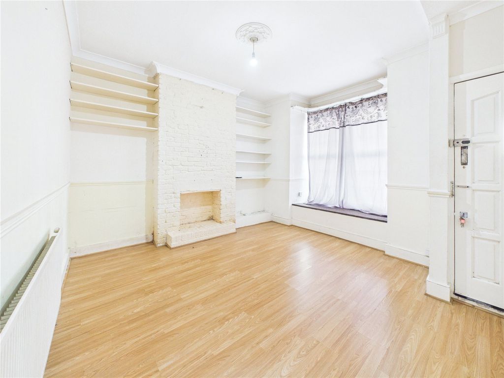 Property photo 3 of 11 Picture No. 05