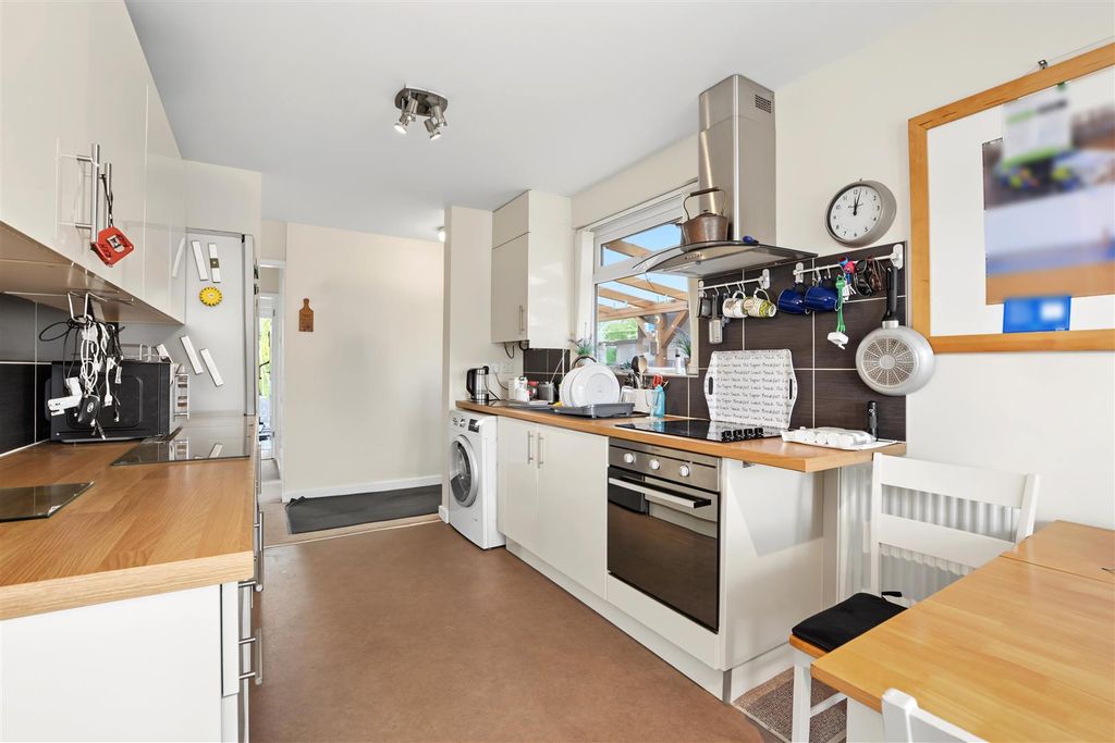 Property photo 3 of 14 Kitchen_1.Jpeg