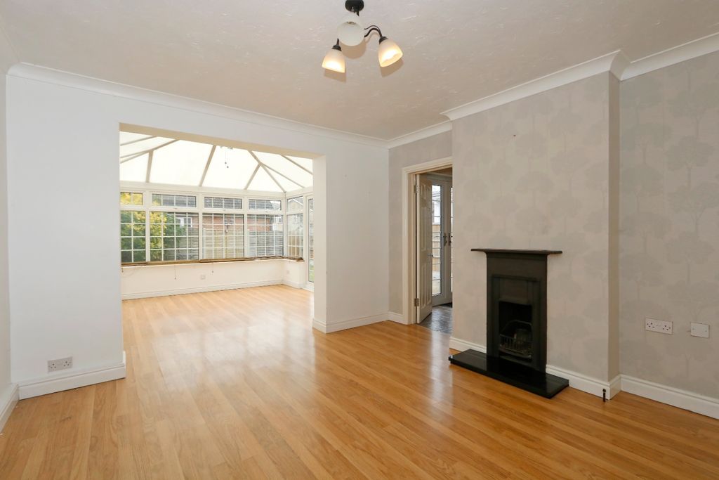 Property photo 2 of 12 4977522