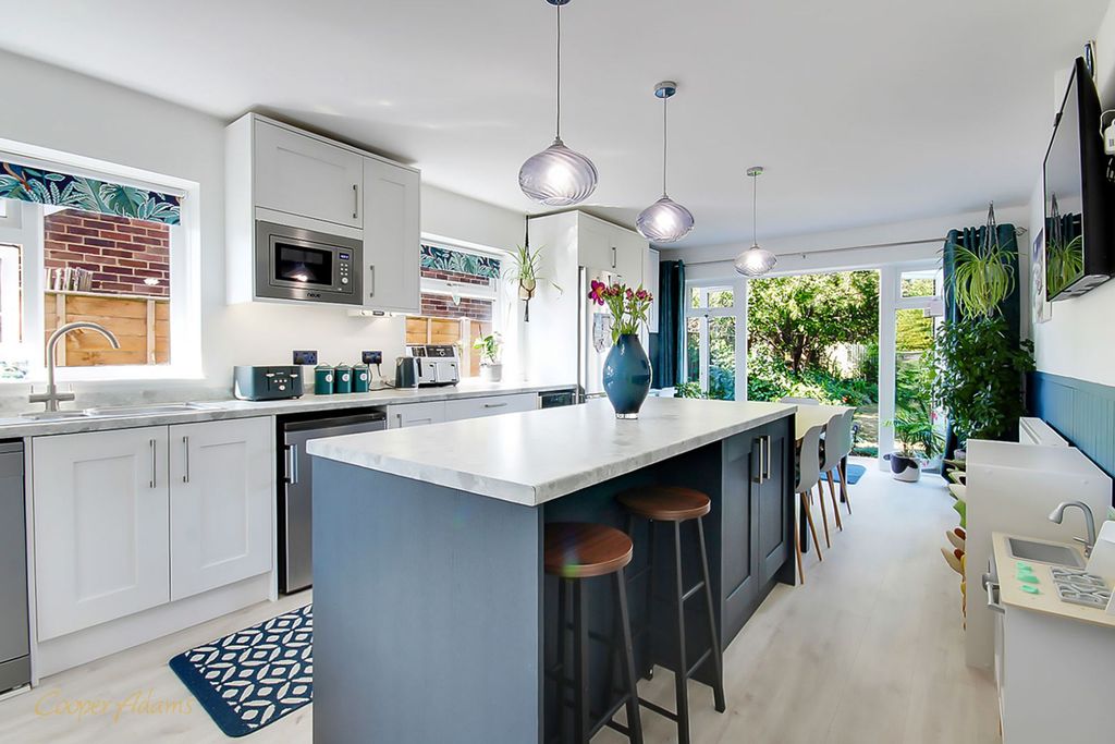 Property photo 2 of 13 Kitchen/Breakfast Room